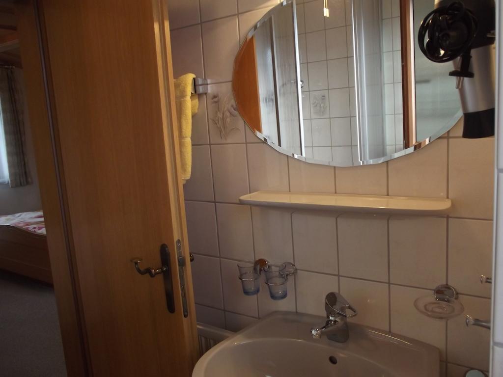 Haus Margit Apartment Kossen Phòng bức ảnh